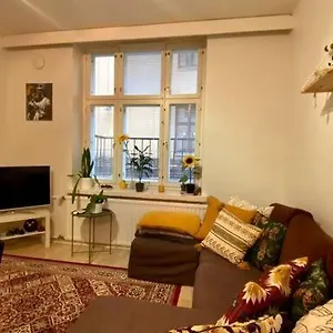 https://ihana-huoneisto-keskustassa-katutaso-ja-sisapiha.tophotelshelsinki.com